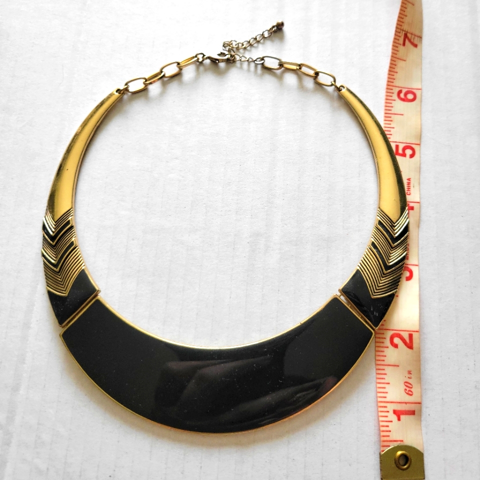 Elegant Black And Gold Statement Necklace 11$
